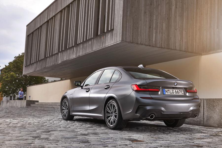  BMW 330e M Sport (G20) 2019 года  (WW) (фото 27 из 40)